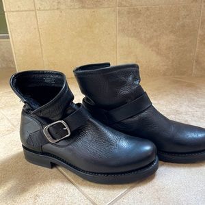 Size 6 Frye Veronica Bootie by Frye.